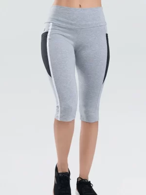 Capri Con Una Silueta Ajustada 6263