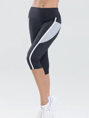 Capri Con Una Silueta Ajustada 6263