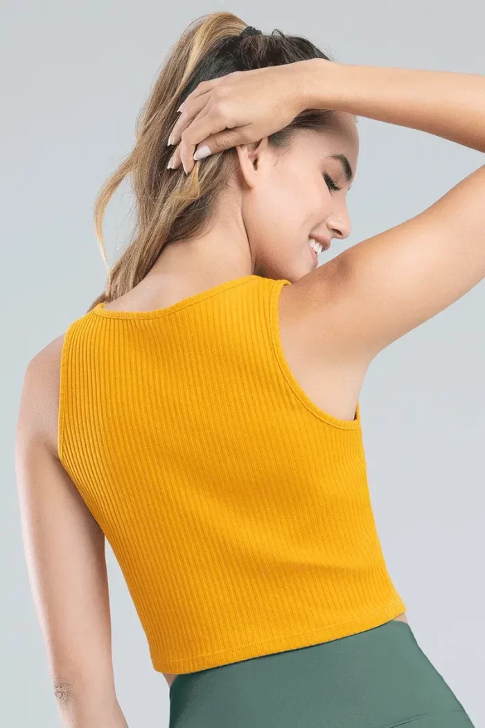 Crop Top Con Una Silueta Ajustada Y Un Scote Halter  7888 - Image 2